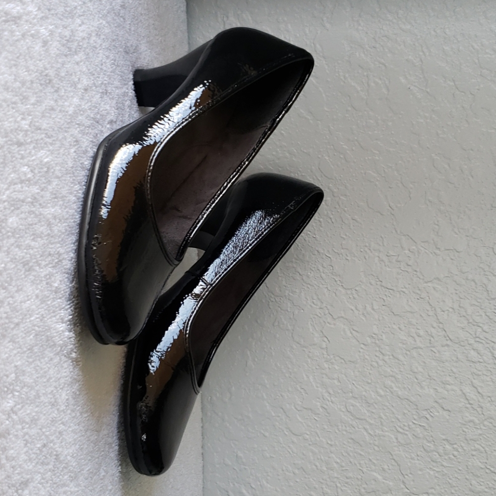 Aerosoles Black Patent Heels